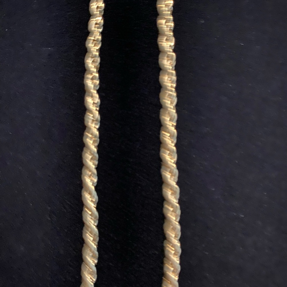 Two Goldtone Necklaces, Chain Link & Rope - Picture 3 of 5